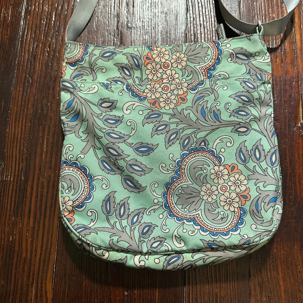Vera Bradley Lighten Up Trio Zip Hipster‎ Fan Flowers Crossbody Purse Bag